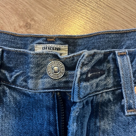 Citizens of Humanity Jean Shorts (Cutoffs) - Picture 2 of 7